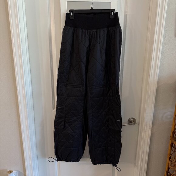 ALO YOGA High Rise Snowrider Puff Pant Size Medium Color Black - Picture 2 of 7